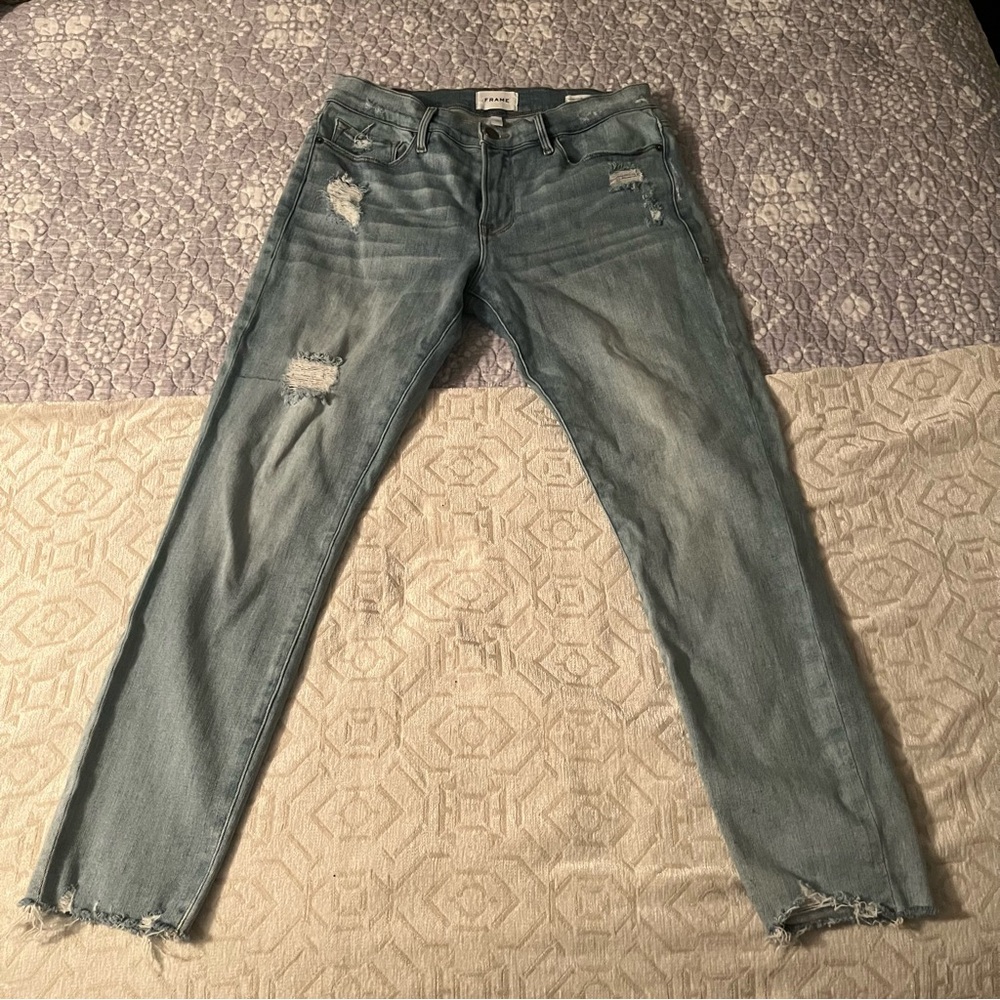 Frame Denim Light Blue Cropped Jeans. Size 32.